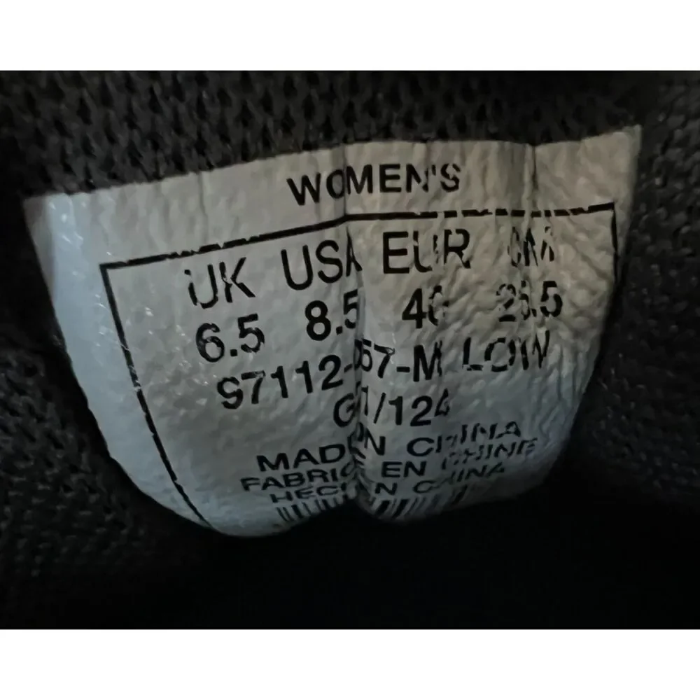 K-Swiss Tubes Comfort 200 athletic shoes. Size 8.5 (women)
